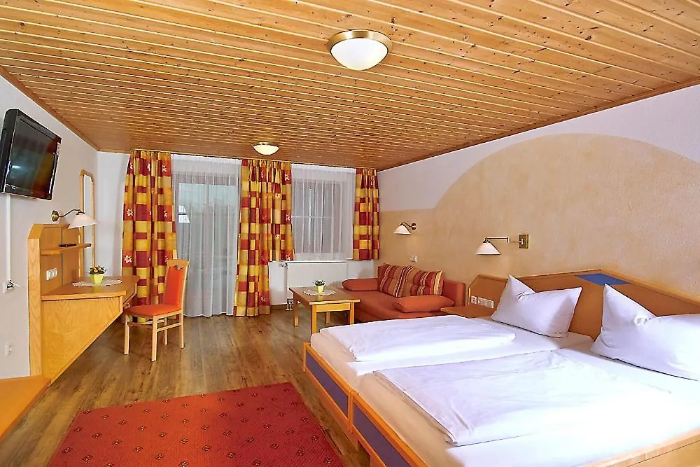 Landhotel Wiesbauer-1